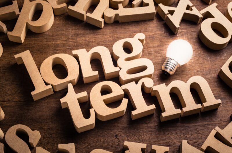 不動産クラウドファンディングの長期運用のメリット・デメリットとは